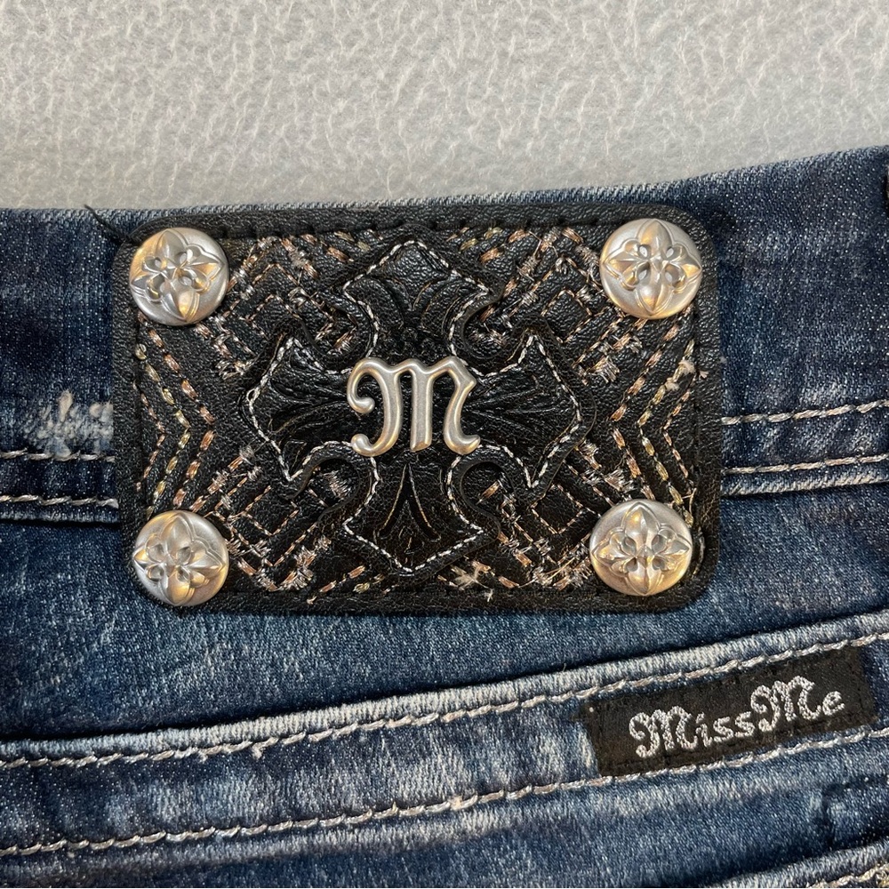 Miss Me Women’s Mid Rise Curvy Boot Jeans Size 29 Style# ME8313VBL
